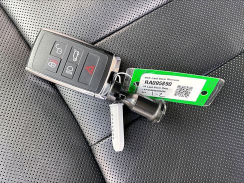 Used 2024 Land Rover Range Rover SE image 10