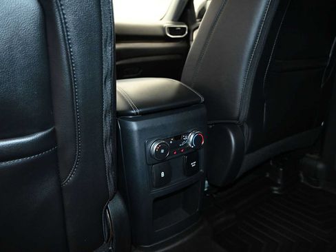 Used 2021 Ford Explorer Limited w/ Equipment Group 301A AWD/4WD image 26