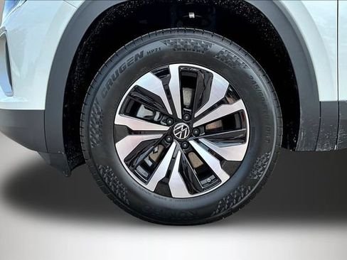 New 2026 Volkswagen Atlas SE FWD image 13