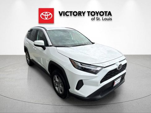 Used 2025 Toyota RAV4 XLE FWD image 1