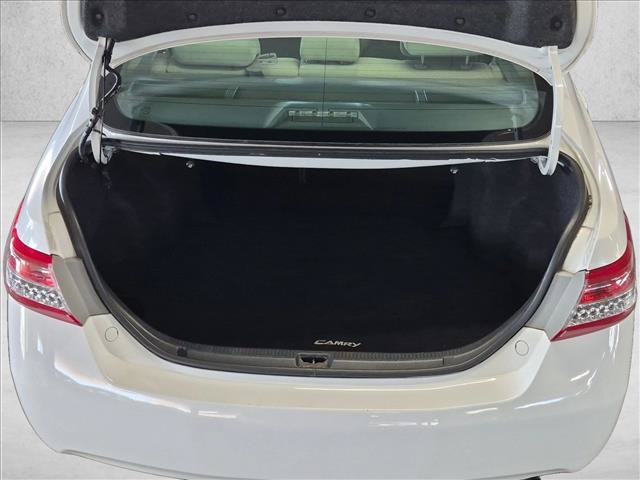 Used 2011 Toyota Camry LE FWD image 6