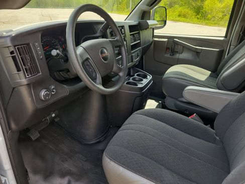 Used 2024 GMC Savana 2500 w/ Driver Convenience Package RWD image 17