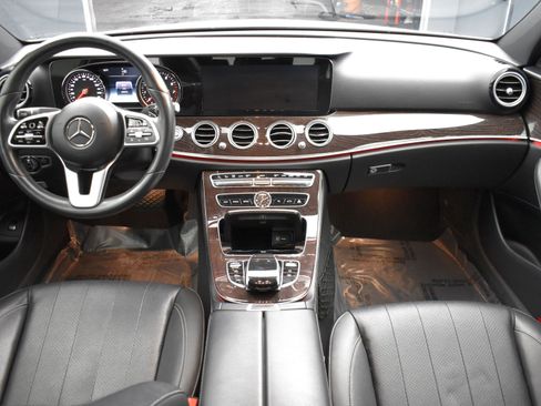 Used 2019 Mercedes-Benz E 450 4MATIC Sedan w/ Driver Assistance Package image 13