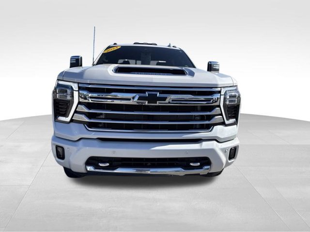 Used 2024 Chevrolet Silverado 2500 High Country w/ High Country Premium Package AWD/4WD image 8