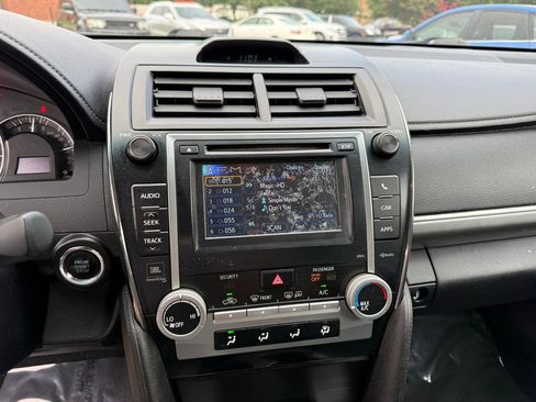 Used 2012 Toyota Camry SE FWD image 21