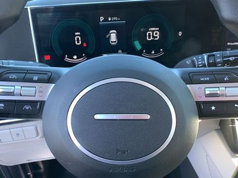 Certified 2025 Hyundai Tucson SE image 16