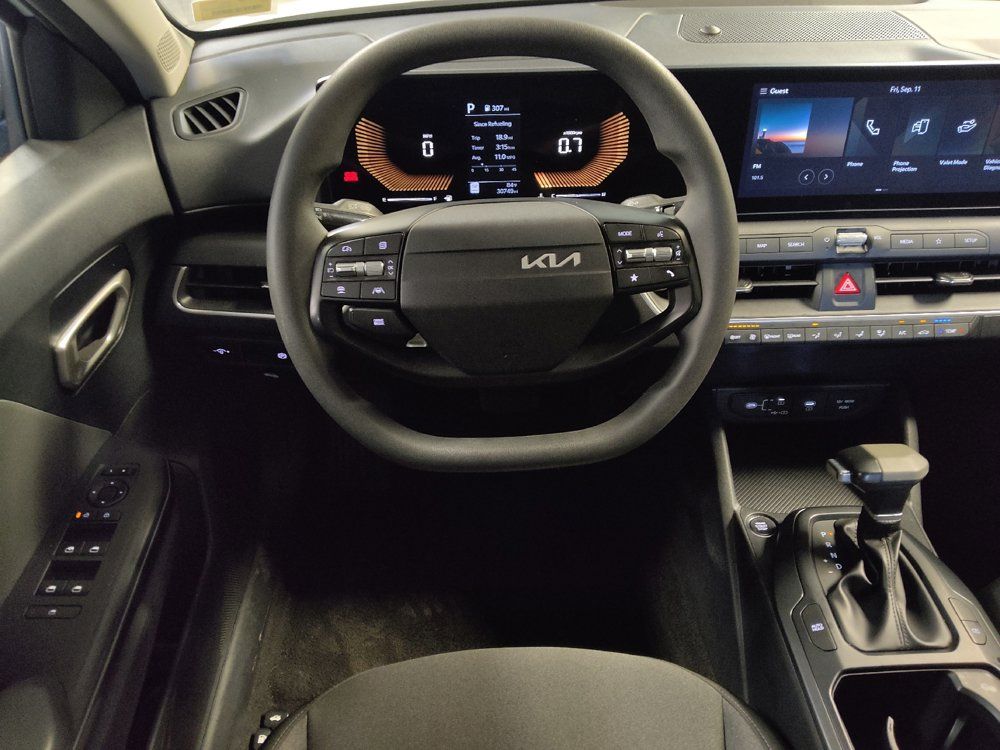 Used 2025 Kia K4 FWD image 22