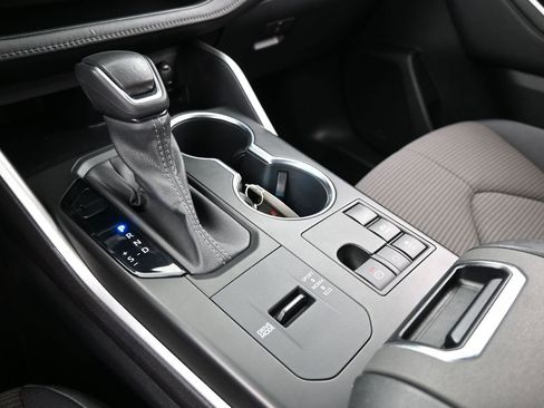 Used 2023 Toyota Highlander LE image 26