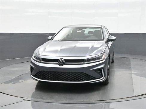New 2026 Volkswagen Jetta SE image 2