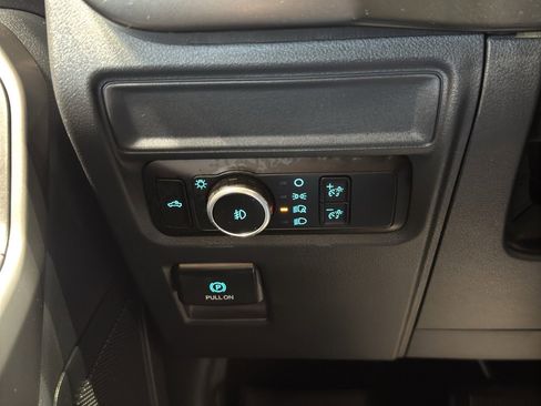 Used 2024 Ford F150 XLT w/ XLT Black Appearance Package image 34