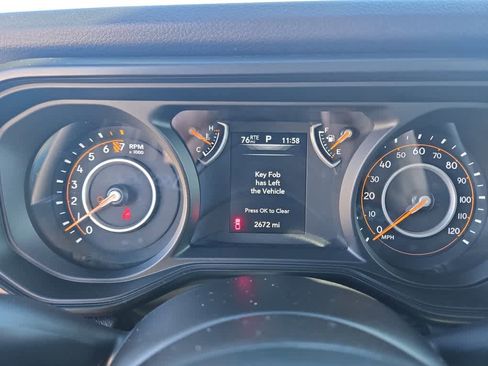 Used 2025 Jeep Gladiator Sport image 13