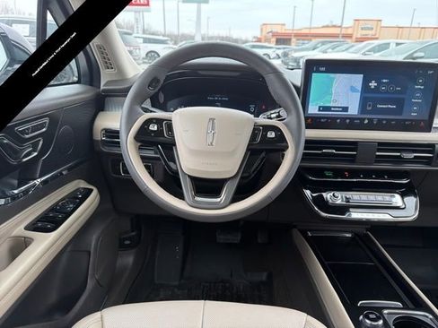 Used 2024 Lincoln Corsair AWD w/ Equipment Group 101A image 18