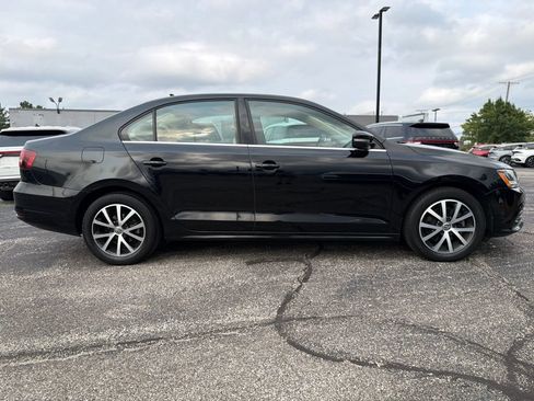 Used 2017 Volkswagen Jetta SE FWD image 6