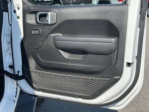 Used 2022 Jeep Wrangler Sport AWD/4WD image 23