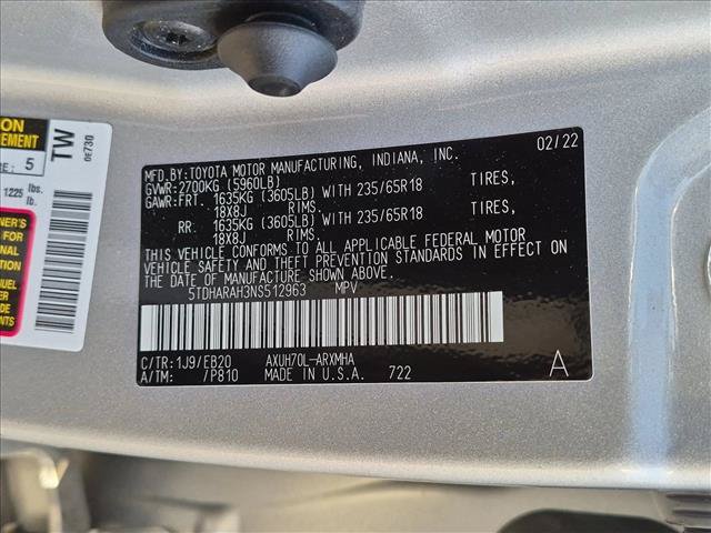 Used 2022 Toyota Highlander XLE FWD image 13