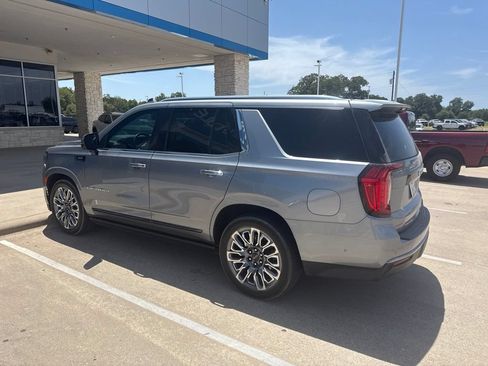 Used 2024 GMC Yukon Denali Ultimate AWD/4WD image 2