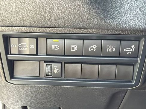 Used 2025 Toyota Sequoia SR5 AWD/4WD image 23
