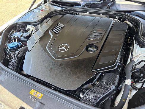 Used 2020 Mercedes-Benz S 560 Sedan image 30