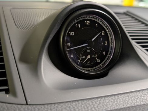 Certified 2025 Porsche Macan image 39