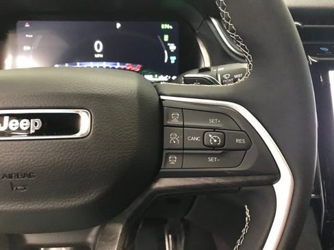 New 2025 Jeep Grand Cherokee Limited 4xe image 15