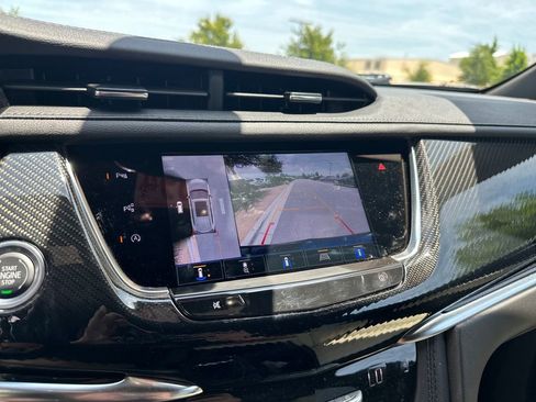 Used 2025 Cadillac XT6 Sport w/ Technology Package AWD/4WD image 24
