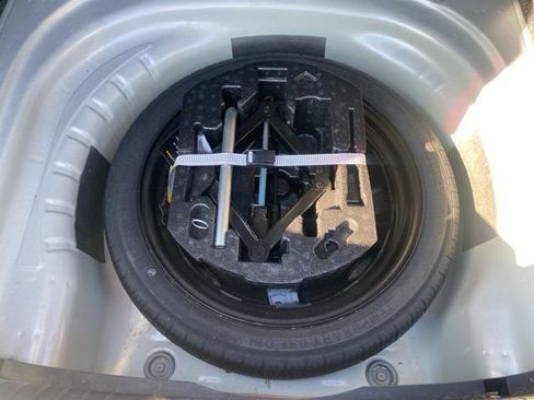 Used 2024 Volkswagen Jetta SE image 28