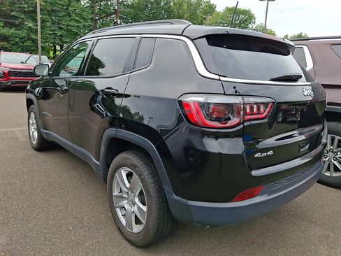 Used 2022 Jeep Compass Latitude AWD/4WD image 3