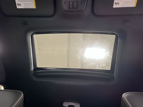 New 2025 GMC Canyon Denali w/ LPO, Denali Black Edition image 19