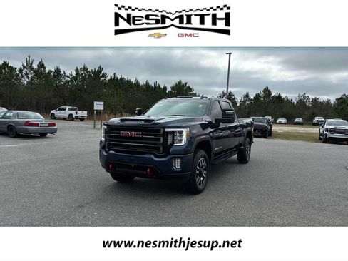 Used 2022 GMC Sierra 2500 AT4 w/ AT4 Premium Plus Package image 1