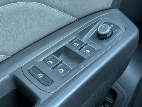 Used 2023 Volkswagen Atlas SE w/ Black Wheel Package FWD image 34