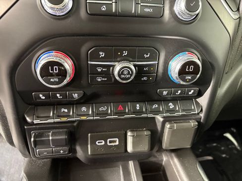 Used 2020 GMC Sierra 1500 AT4 w/ AT4 Premium Package AWD/4WD image 20