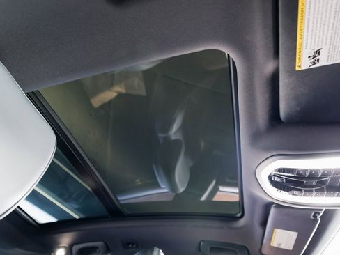 Certified 2021 Porsche Macan image 29