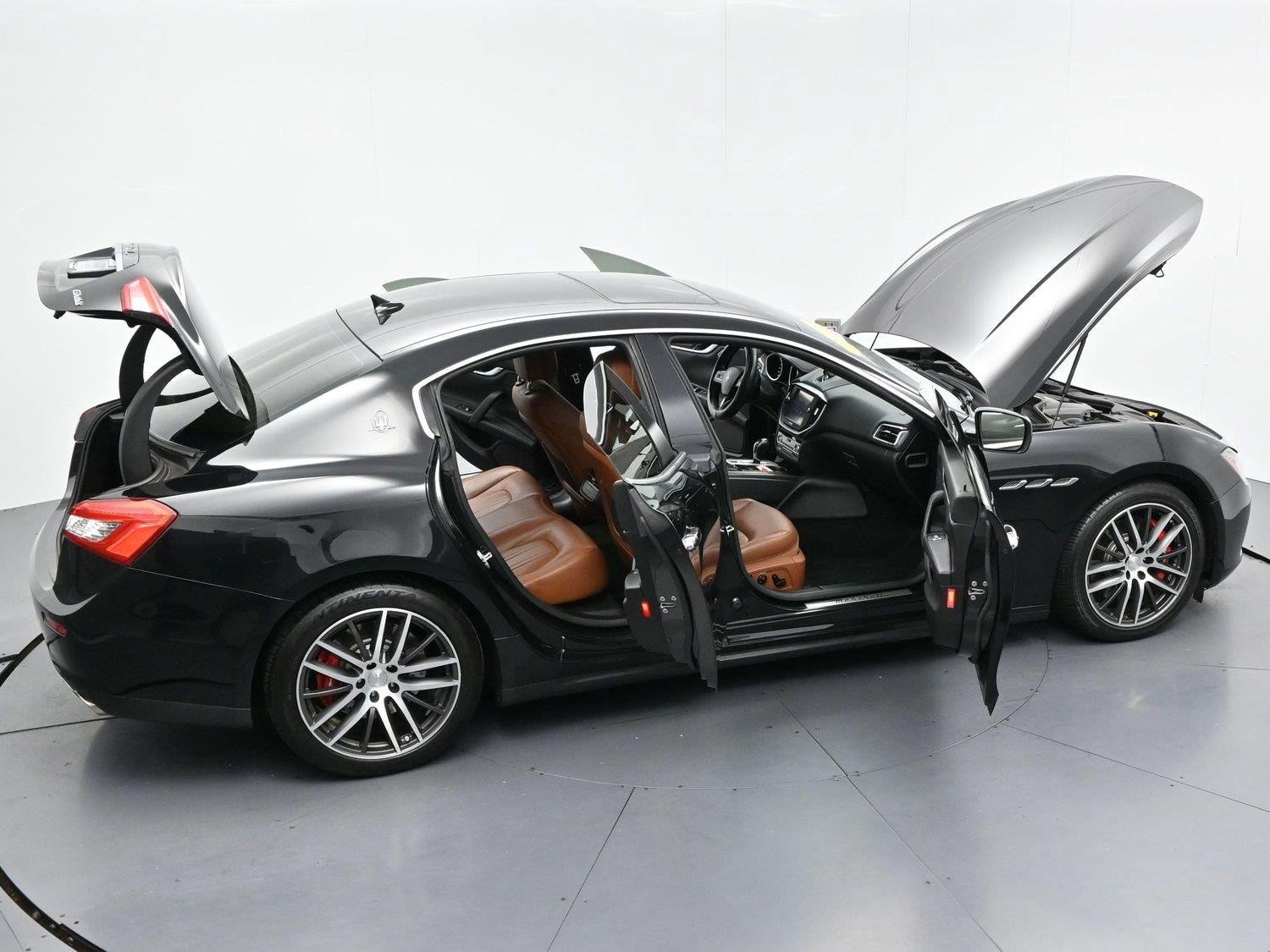 Used 2015 Maserati Ghibli RWD image 40