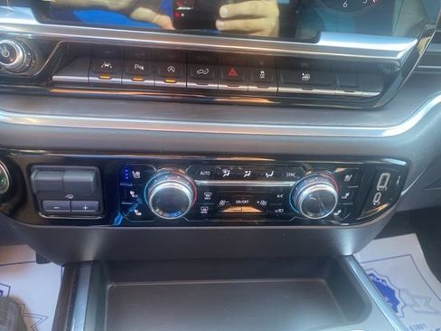 Used 2022 GMC Sierra 1500 SLT w/ SLT Premium Plus Package image 23