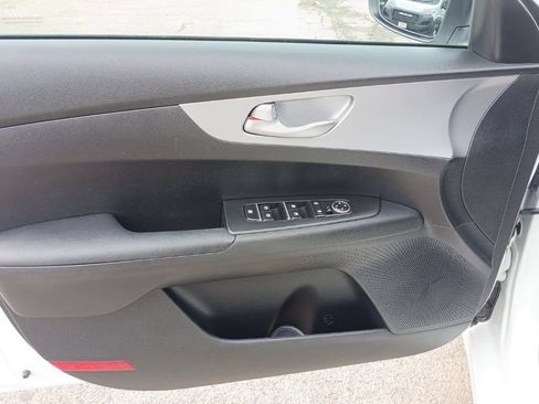 Used 2023 Kia Forte LXS w/ LXS Technology Package FWD image 24