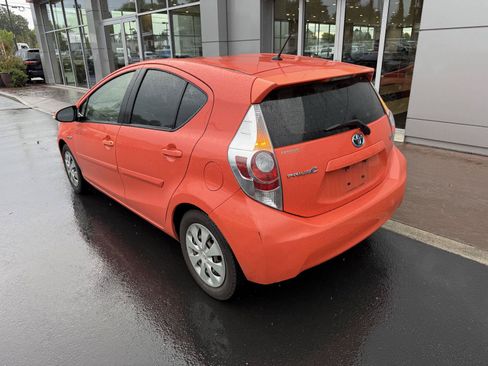 Used 2014 Toyota Prius C Two FWD image 3