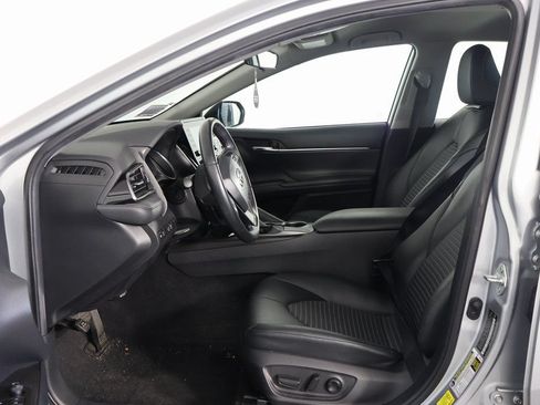Used 2021 Toyota Camry SE FWD image 9