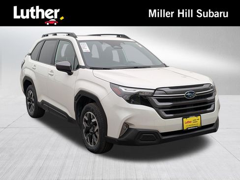 Used 2025 Subaru Forester Premium AWD/4WD image 1