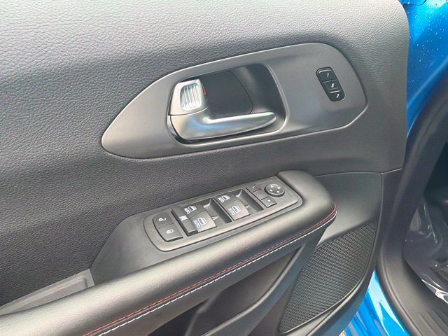 New 2027 Chrysler Pacifica Select AWD/4WD image 18