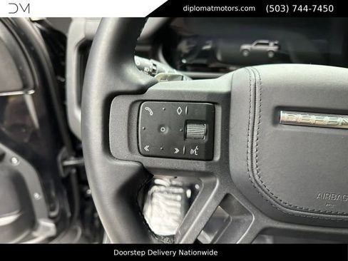 Used 2025 Land Rover Defender 110 V8 AWD/4WD image 29