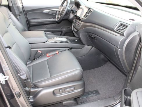 Used 2025 Honda Ridgeline RTL image 17