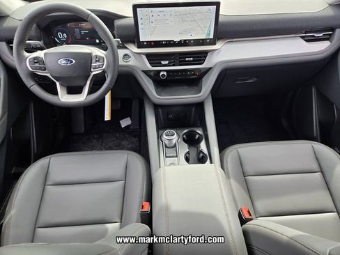 New 2026 Ford Explorer Active w/ Active Comfort Package RWD image 9