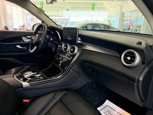 Used 2018 Mercedes-Benz GLC 300 4MATIC image 19