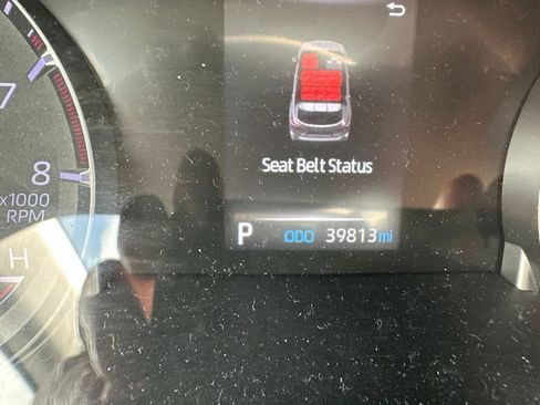 Used 2022 Toyota Highlander LE FWD image 15