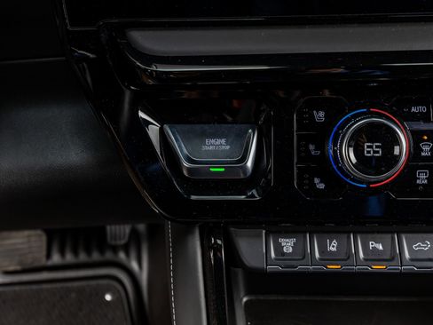 Used 2025 GMC Sierra 2500 AT4X image 22