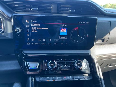 Used 2023 GMC Sierra 1500 AT4 image 23