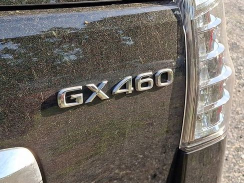 Used 2023 Lexus GX 460 Premium w/ Premium Package AWD/4WD image 9