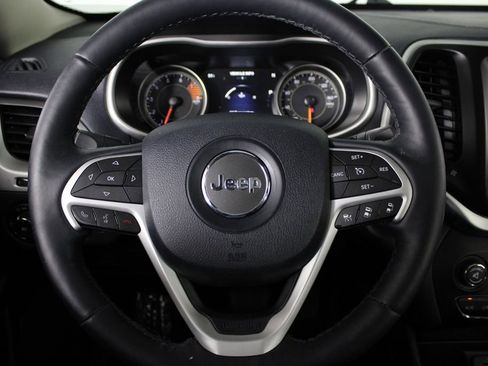 Used 2016 Jeep Cherokee Limited w/ Luxury Group FWD image 9