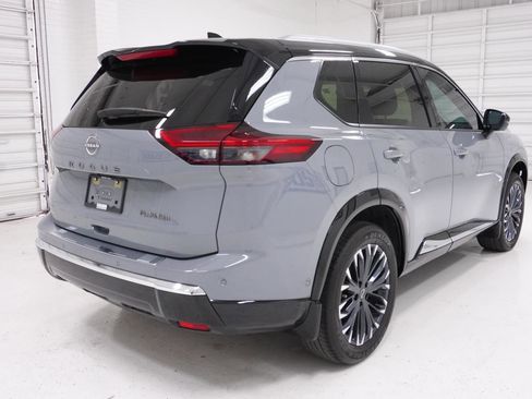 Used 2024 Nissan Rogue Platinum w/ Platinum Premium Package image 5