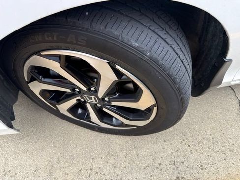 Used 2017 Honda Accord EX-L image 2
